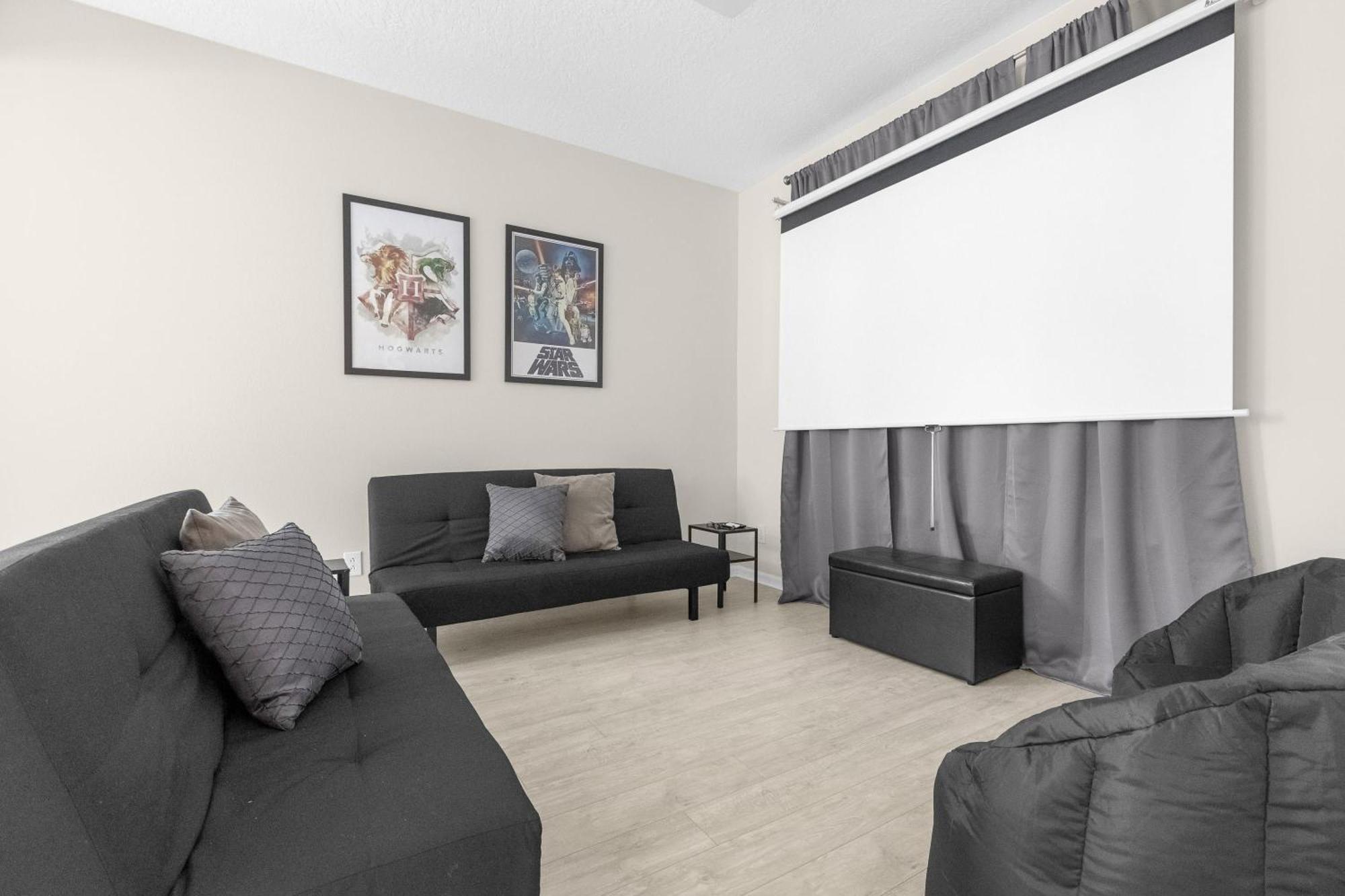 Large Spacious W Private Pool & Hot Tub Сasa de vacaciones