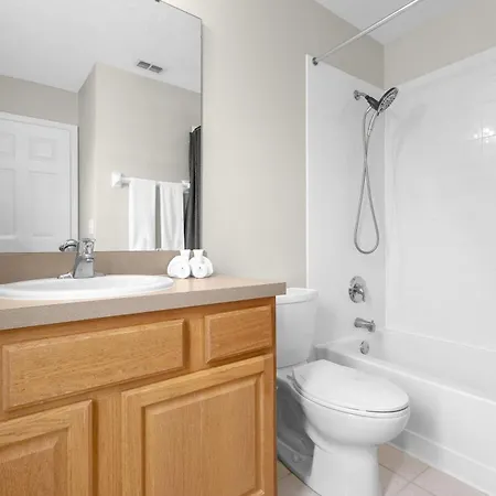 Large Spacious Home W Private Pool & Hot Tub Davenport Exterior photo